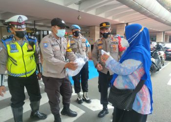 Awasi Prokes, Polresta Bandara Soetta Terjunkan Puluhan Personel