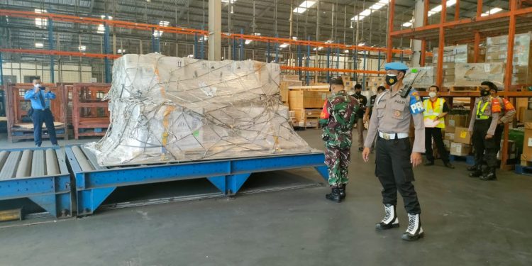 601.380 Dosis Vaksin Pfizer Tiba di Bandara Soetta
