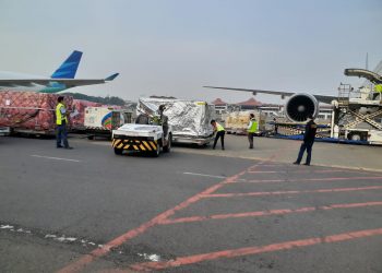 672.600 Dosis Vaksin Astrazeneca Tiba di Bandara Soetta
