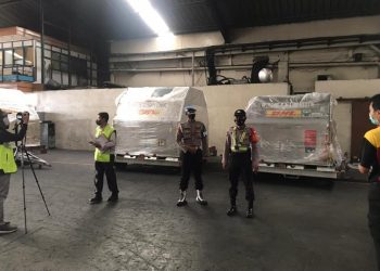 Satu Juta Lebih Dosis Vaksin Pfizer tiba di Bandara Soetta