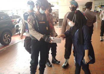 Penerapan Prokes di Terminal Bandara Soetta Diawasi Ketat Polisi