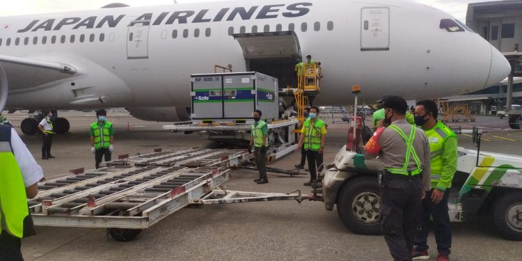 Hari ini, Vaksin Astrazeneca Tiba di Bandara Soetta