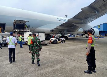 Vaksin Astrazeneca Tiba di Bandara Soetta