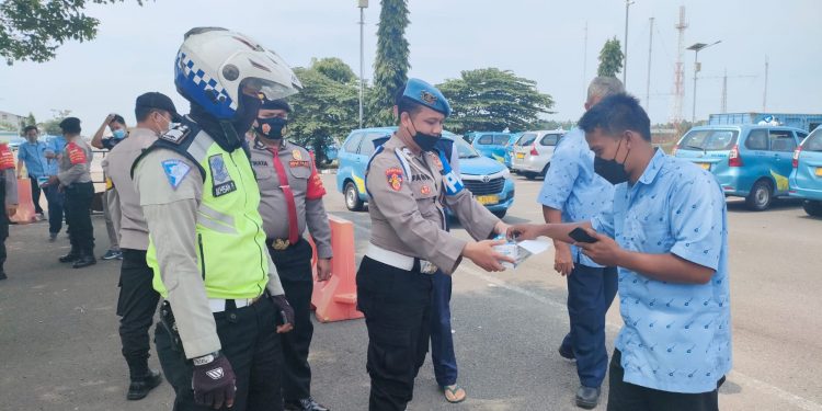 Puluhan Polisi Sisir Pengendapan Taxi di Bandara Soetta