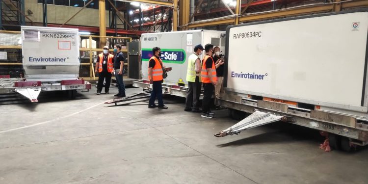 Hari ini, Bandara Soetta Kedatangan Ribuan Dosis Vaksin Pfizer