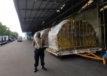 Bandara Soetta Kedatangan Ribuan Dosis Vaksin Pfizer
