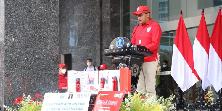 Peringati HDKD 2021, Kemenkumham Bagikan 1000 Bingkisan ke Wisma Atlet