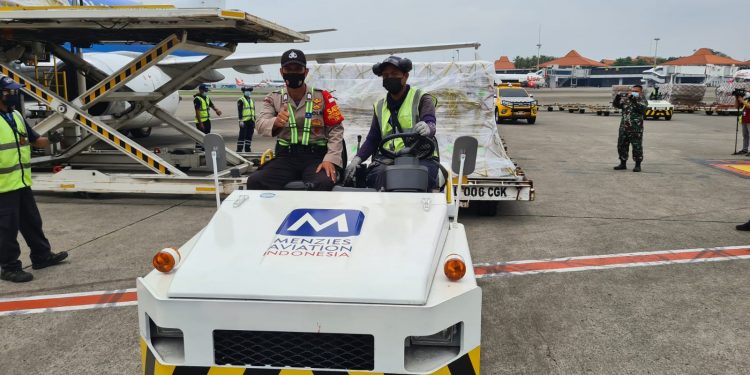Bandara Soetta Kedatangan 424.710 Dosis Vaksin Pfizer