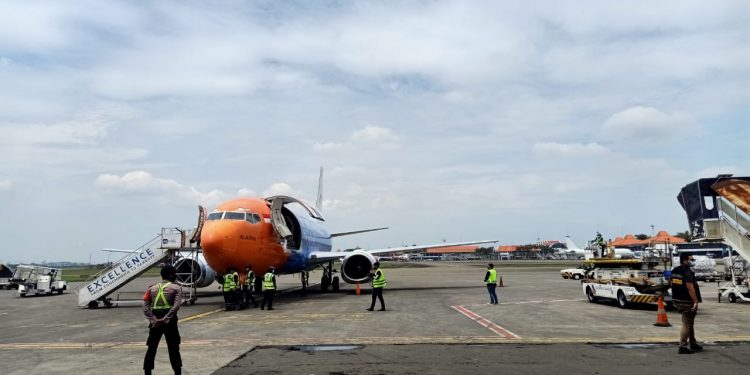 Bandara Soetta Kedatangan 471.510 Dosis Vaksin Pfizer