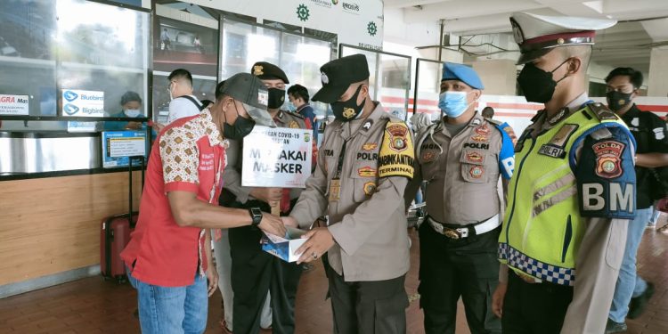 Terminal Bandara Soetta Diawasi Puluhan Polisi