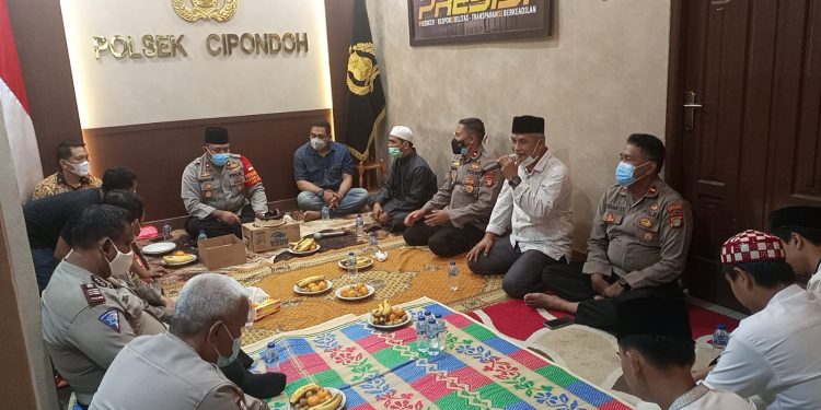 Personelnya Ultah, Kapolsek Cipondoh : Semoga Senantiasa Sukses