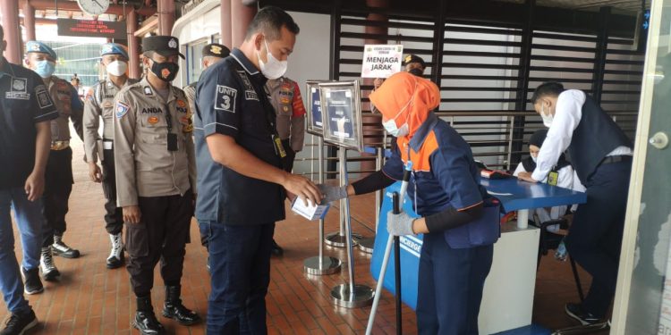 Prokes di Bandara Soetta Diperketat, Puluhan Polisi Dikerahkan