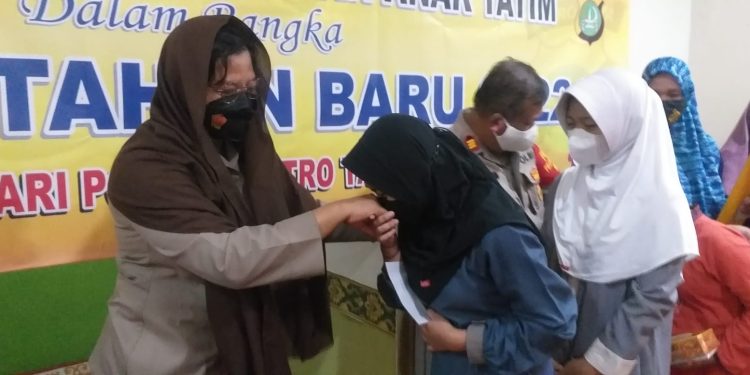Polsek Neglasari Gelar Doa Bersama dan Santuni Yatim Piatu