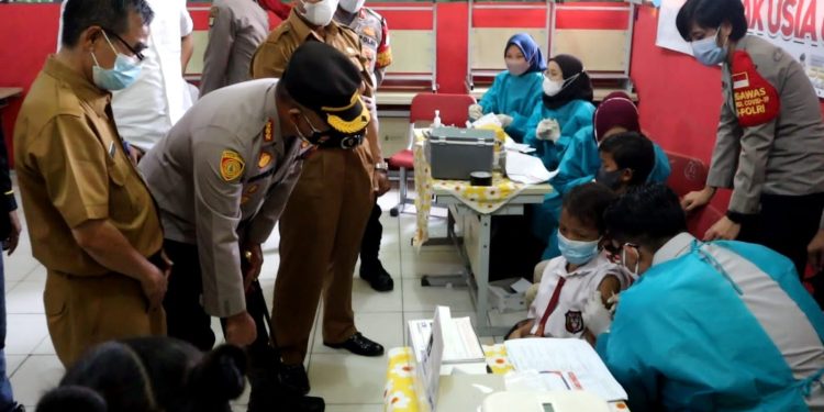 Polresta Bandara Soetta Adakan Vaksinasi Anak Usia 6-11 Tahun di SDN Kampung Baru