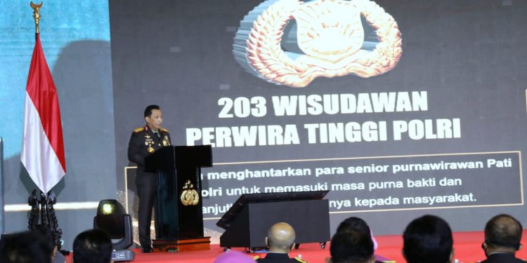 Dihadapan Wisudawan Pati, Kapolri Bertekad Wujudkan Polri yang Makin Dicintai Masyarakat