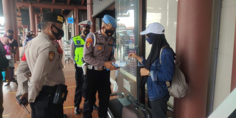 Jelang Pergantian Tahun, Bandara Soetta Kedatangan Jutaan Dosis Vaksin Sinovac