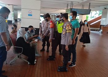 Cegah Covid-19, Polisi Sisir Area Cargo Bandara Soetta