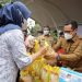 Pemkot Gelar Operasi Pasar 4000 Pouch Minyak Goreng Habis Diserbu Warga