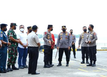 Tinjau Pelabuhan Benoa, Kapolri Minta Proses Prokes hingga Karantina Diperketat