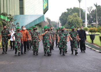 Kunjungi Kodam Jaya, KSAD Resmikan Aula Sudirman