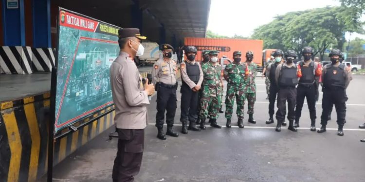 Ratusan Ribu Dosis Vaksin Astrazeneca Tiba di Bandara Soetta