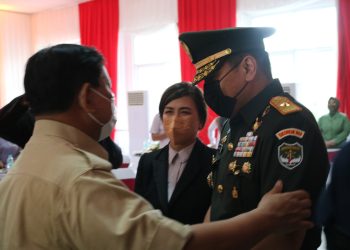 Tabur Bunga di TMP Taruna, Menhan Didampingi Danrem Wijayakrama