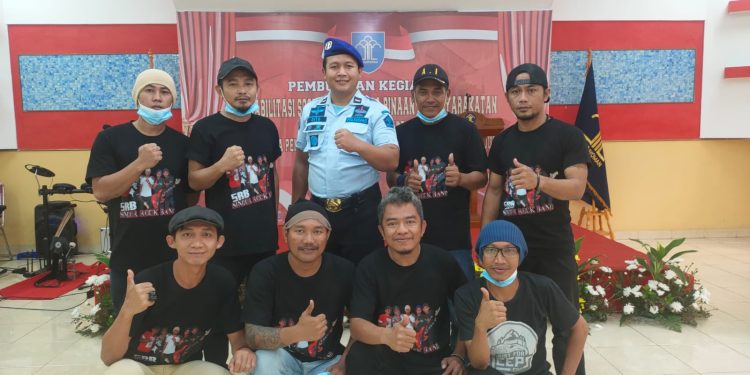 Seksi Pembinaan Lapas Narkotika Gunung Sindur Lahirkan Sindur Rock Band