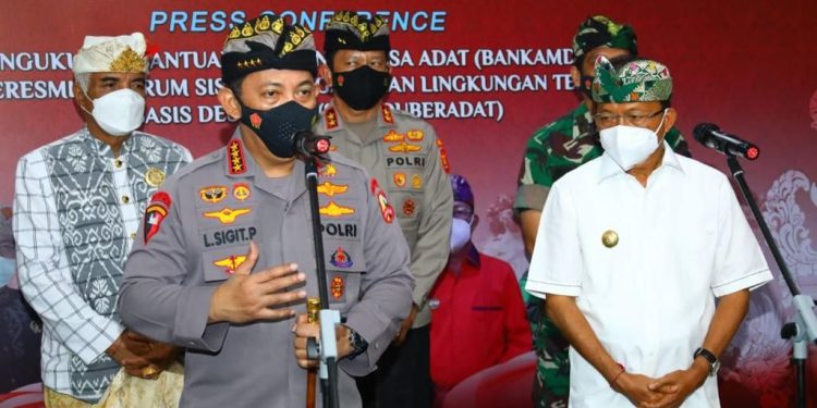 Jaga Kekayaan Desa Adat di Bali, Kapolri Kukuhkan Bankamda dan Sipandu Beradat