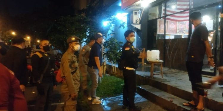 Satpol PP Tangsel dan TNI-Polri Gelar Razia PPKM Skala Besar