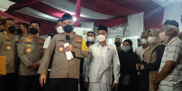 Kapolda Metro Jaya : Tidak Perlu Repot Cari Vaksin, Keluar Masjid Langsung Suntik!