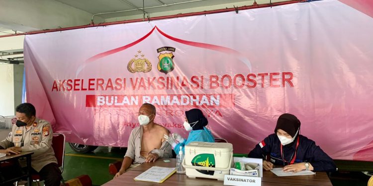 Polisi Adakan Vaksinasi Booster di Terminal Bandara Soetta