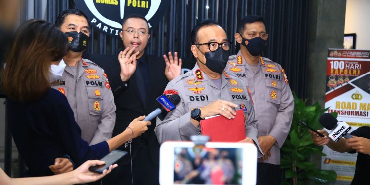 Kapolri Tinjau Arus Mudik Naik Heli, Tol Jakarta-Cikampek Lancar