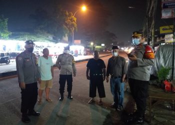 Pimpin Patroli Gabungan, Kapolsek Cipondoh Sisir Rumah-rumah yang Ditinggal Mudik