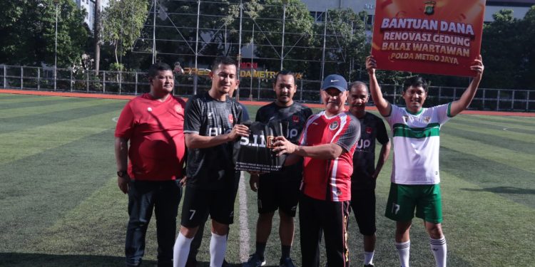 Kapolda Metro Jaya Gelar Halal Bihalal dan Sepak Bola bersama Wartawan