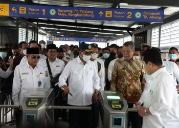 Bersama Menteri BUMN dan Menhub, Benyamin Resmikan Stasiun Pondok Ranji