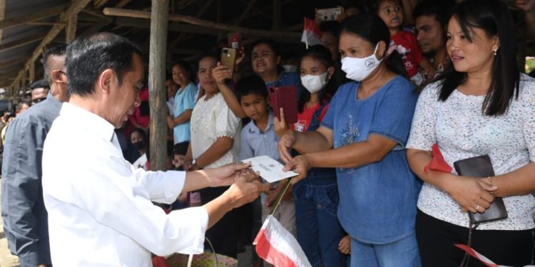 Presiden Jokowi Kunjungi Pasar di Nias, Begini Reaksi Pedagang