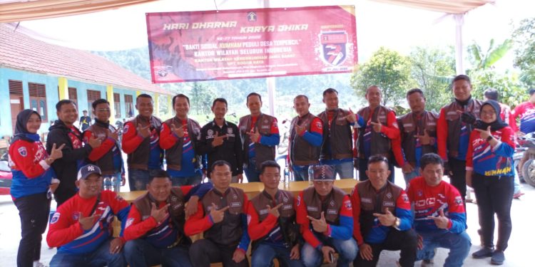 Baksos Touring Kumham Bogor Raya Sentuh Daerah Terdampak Banjir dan Longsor