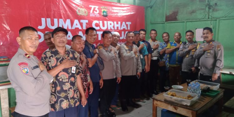 Gelar “Jumat Curhat”, Polisi Bandara Soetta Dicurhati Puluhan Pengemudi Bus DAMRI