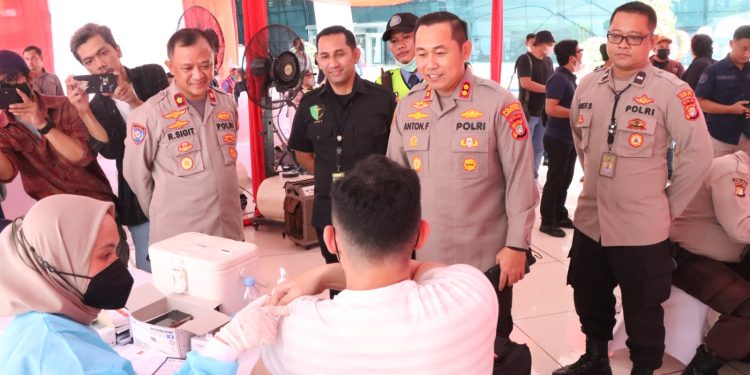 Ikut Vaksinasi Booster, Warga: Terima Kasih kepada Polresta Bandara Soetta