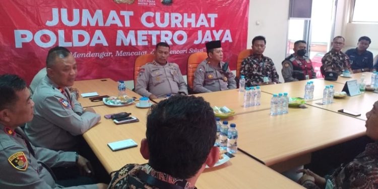 Di Bandara Soetta Puluhan Pekerja Curhat ke Polisi