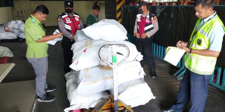 Cegah Gangguan Kamtibmas, Polisi Sisir Area Kargo Bandara Soetta 