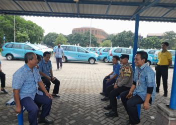 Binmas Polresta Bandara Soetta Sambang Kamtibmas di Pengendapan Taksi 