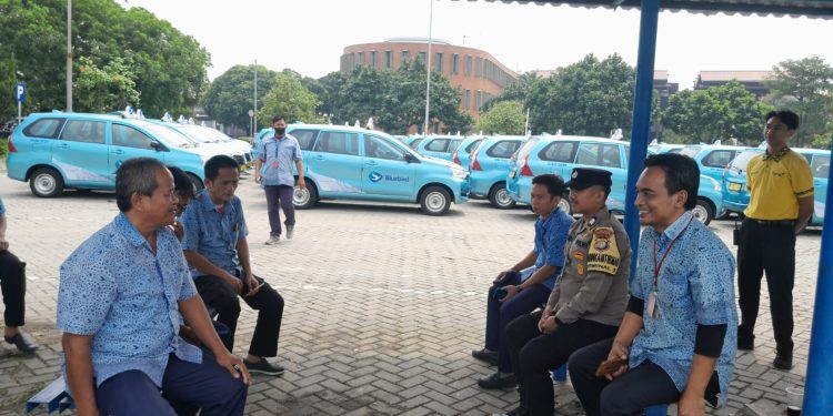 Binmas Polresta Bandara Soetta Sambang Kamtibmas di Pengendapan Taksi