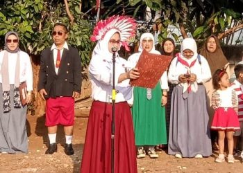 Peringati HUT RI Ke-78, Warga Cipete Tangerang Adakan Upacara Bendera