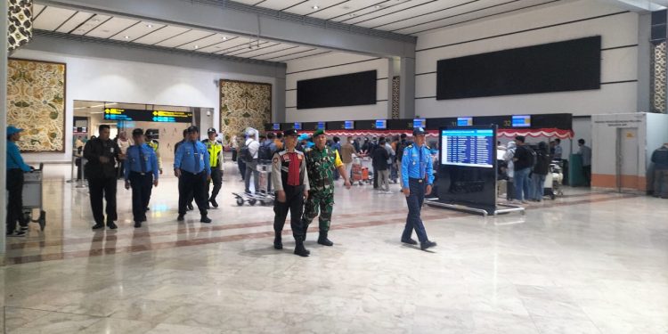 TNI-Polri Ajak Masyarakat Jaga Kamtibmas di Terminal 2 Bandara Soetta