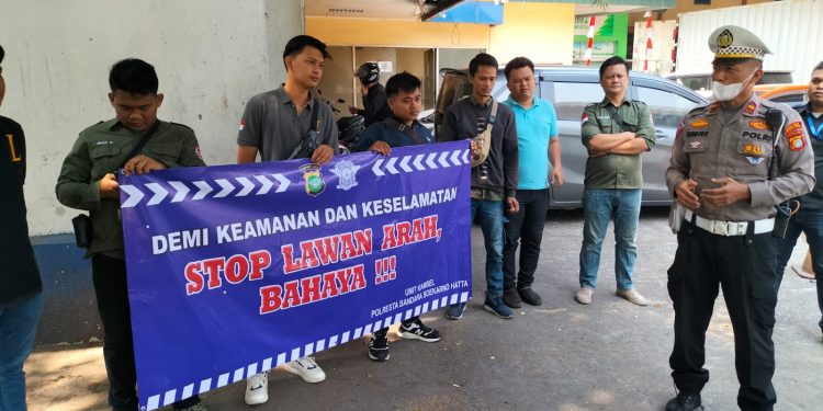 Satlantas Polresta Bandara Soetta Imbau Masyarakat Tak Lawan Arus