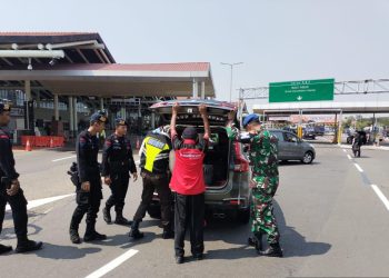Kendaraan Masuk di Terminal I Bandara Soetta Diperiksa Personel Gabungan 