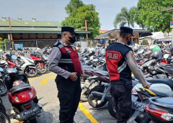 Ciptakan Kamtibmas Kondusif, Polsubsektor Terminal Kargo Sisir Area Parkir 