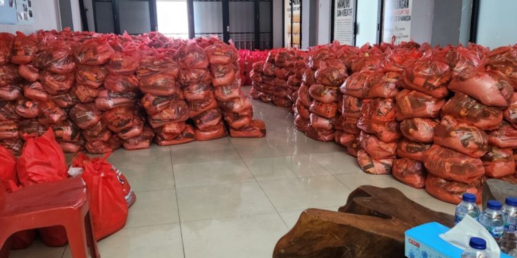 BRI Kantor Cabang Tangcity Salurkan 3.000 Paket Sembako Untuk Warga Kurang Mampu di Kota Tangerang