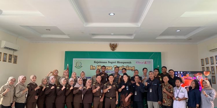 BRI Mempawah Beri Pelatihan Pelayanan Masyarakat Kepada Kejari Menpawah